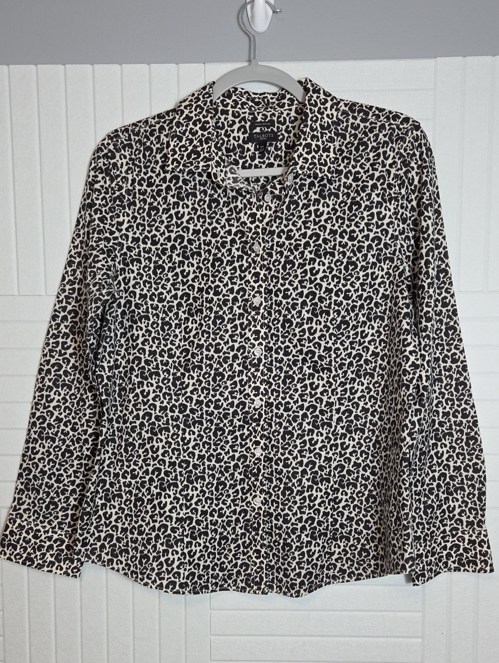 Talbots Wrinkle Resistant Leopard Print Button Down Collared Shirt Size 12P
